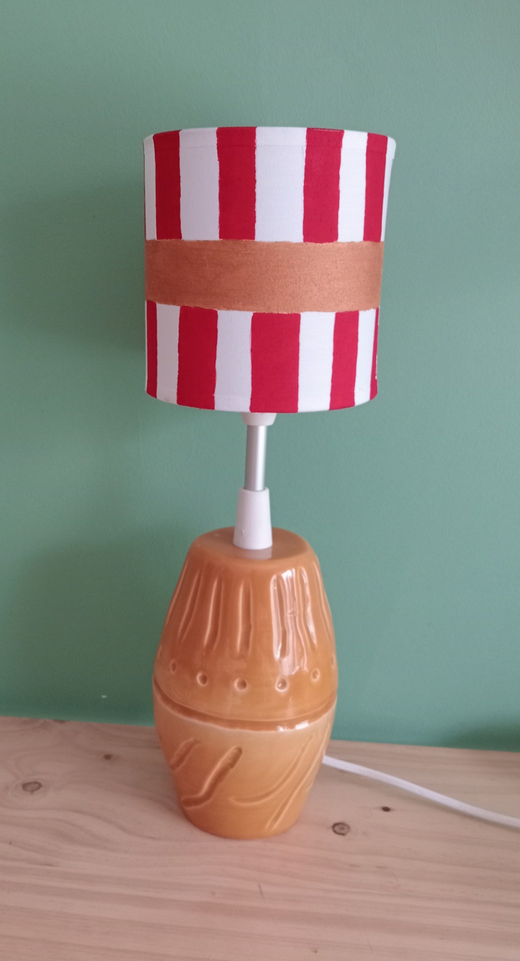 Candeeiro Amarelo 60 €