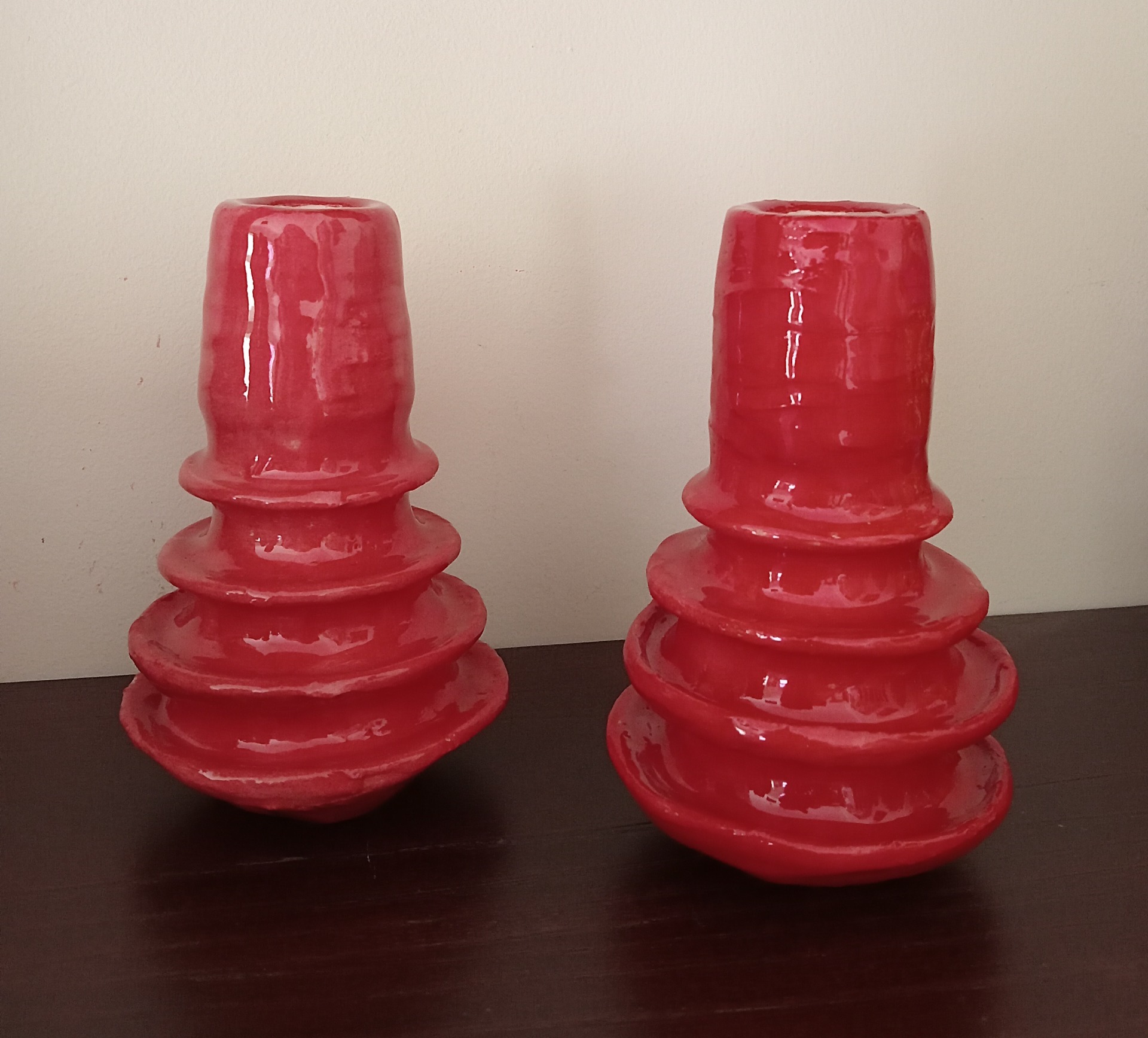 Par de castiçais vermelhos 30 €