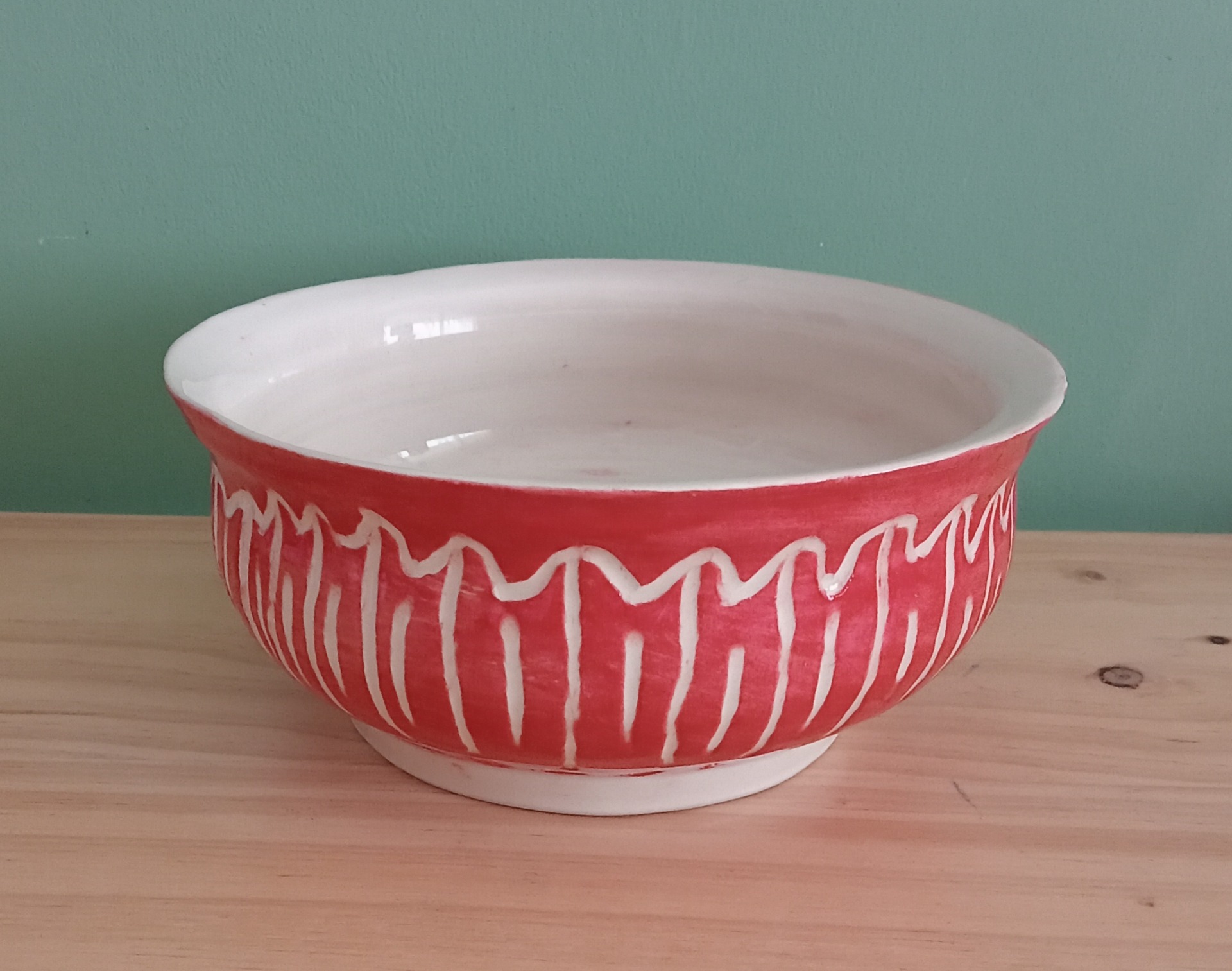 Taça vermelha esgrafitada  25 €