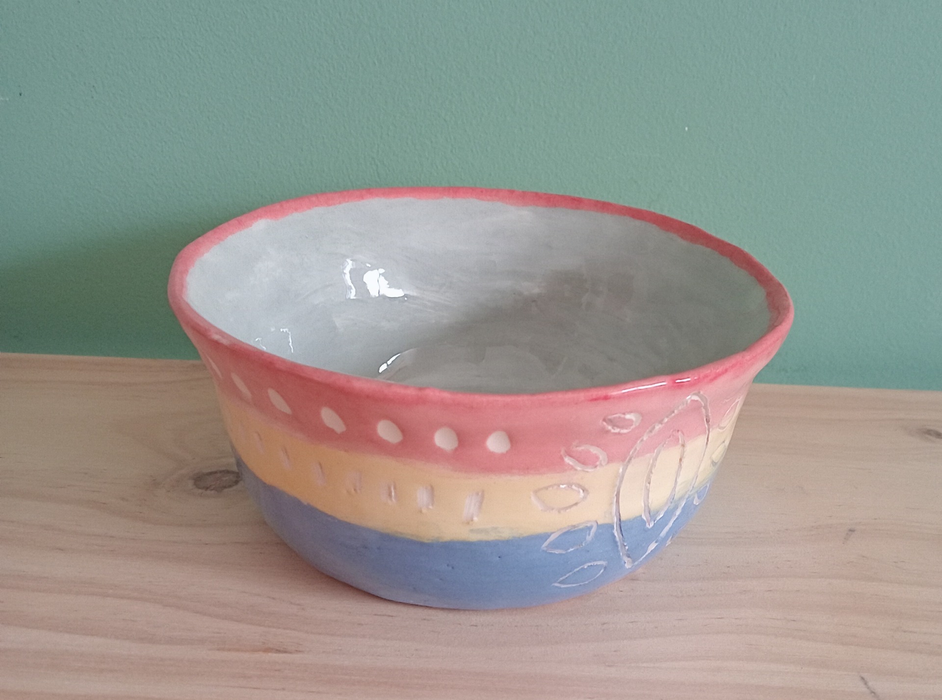 Tigela 3 cores  8 €